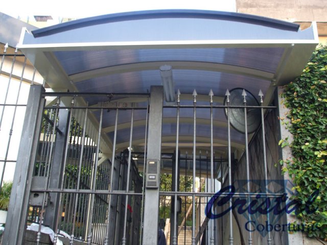 Cobertura Policarbonato Alveolar - Condominio (Fachada)