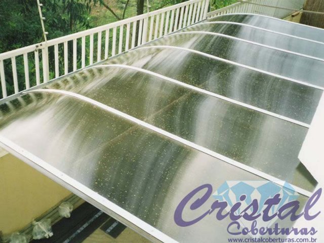 Corredor Lateral - Policarbonato Alveolar